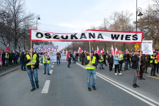 "PiS oszukał polską wieś!". Nowy spot PO