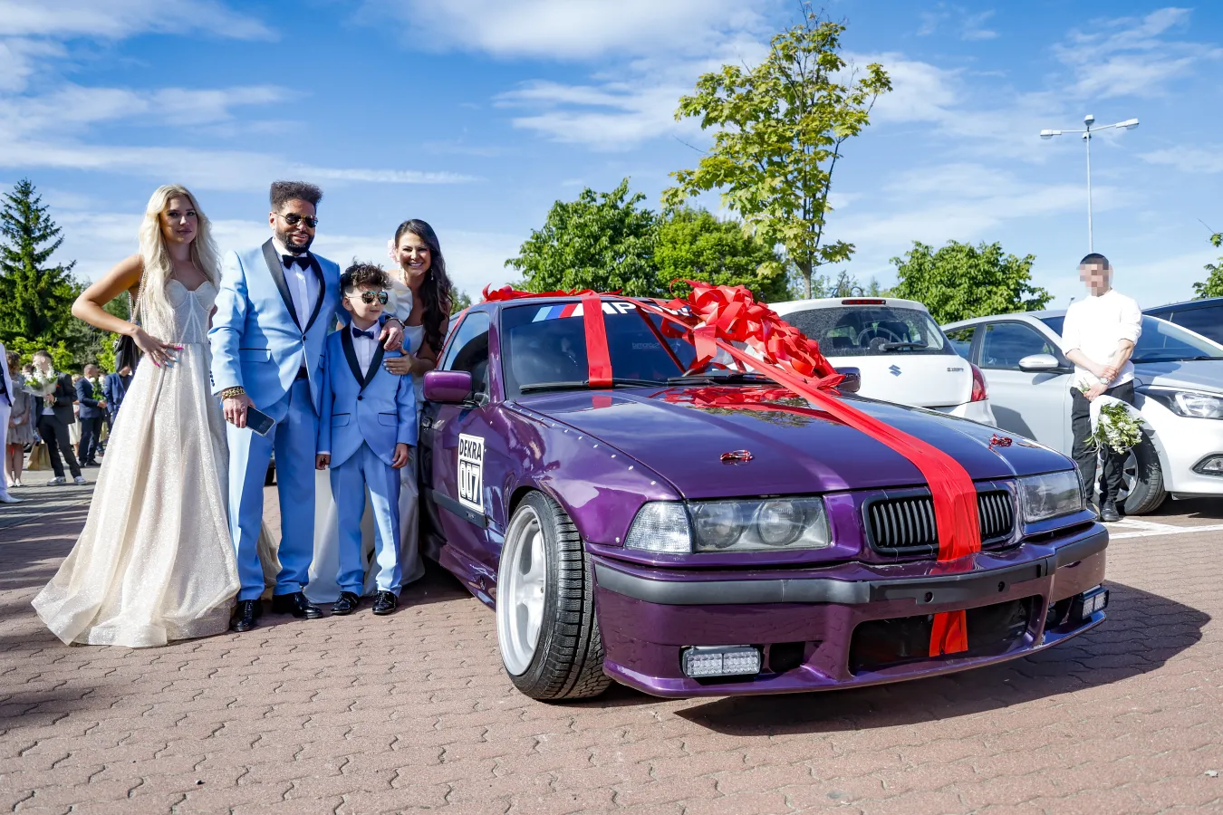 Syn Krzysztofa Rutkowskiego dostał na komunię samochód. Ten model tyle kosztuje