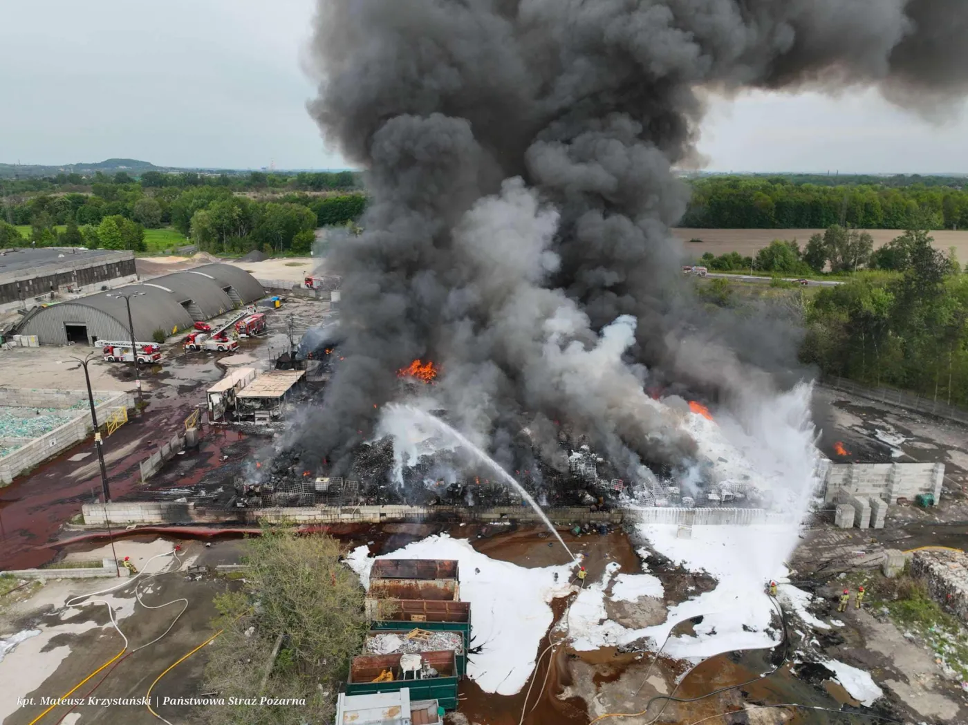 pozar-skladowiska-materialow-chemicznych-w-siemianowicach-slaskich-38184151.jpeg