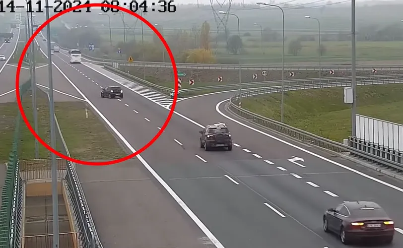 Przeoczyła zjazd na S12, a potem to. Aż włos jeży się na głowie [WIDEO]