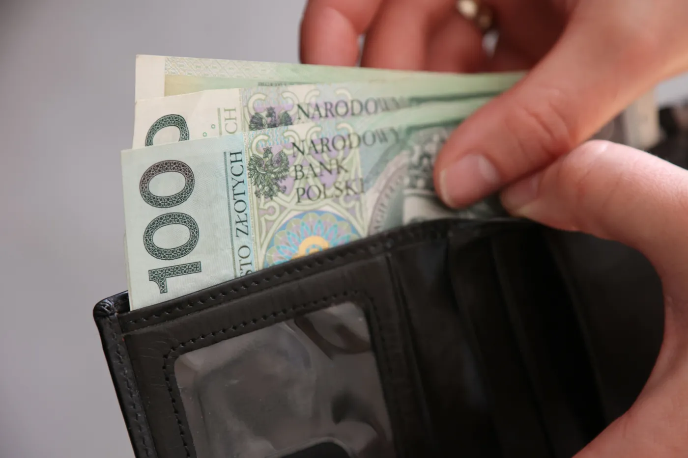 1700 zł dla wszystkich bez wyjątku. Nowy zasiłek w Polsce już niedługo?