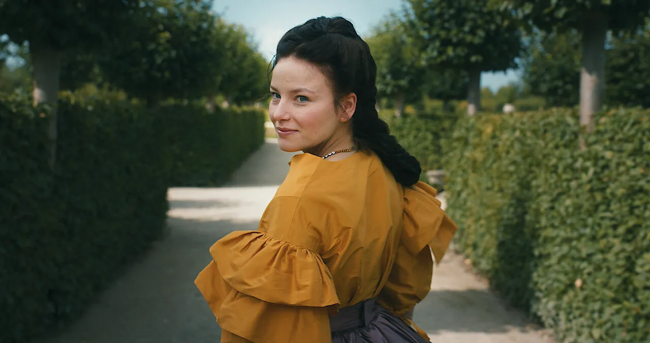 Devrim Lingnau jako Elżbieta Bawarska "Sisi" w serialu "Cesarzowa Sisi"