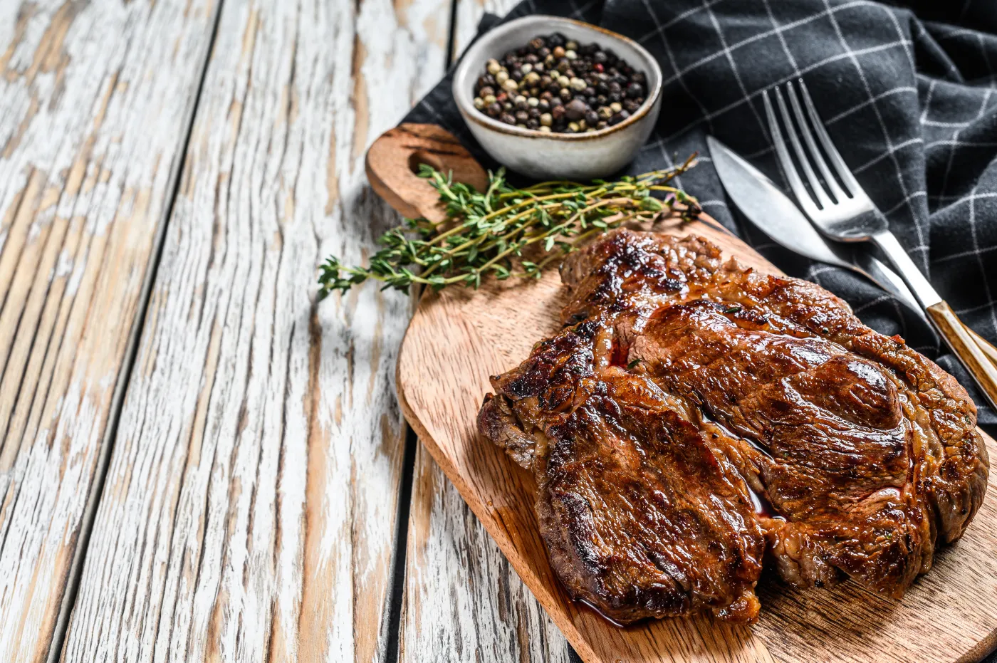 Pieczona karkówka od Tomasza Strzelczyka. Goście w Wielkanoc będą się zajadać [PRZEPIS]