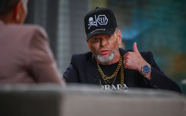 Krzysztof Rutkowski ma nową fryzurę. Trudno go poznać [FOTO]