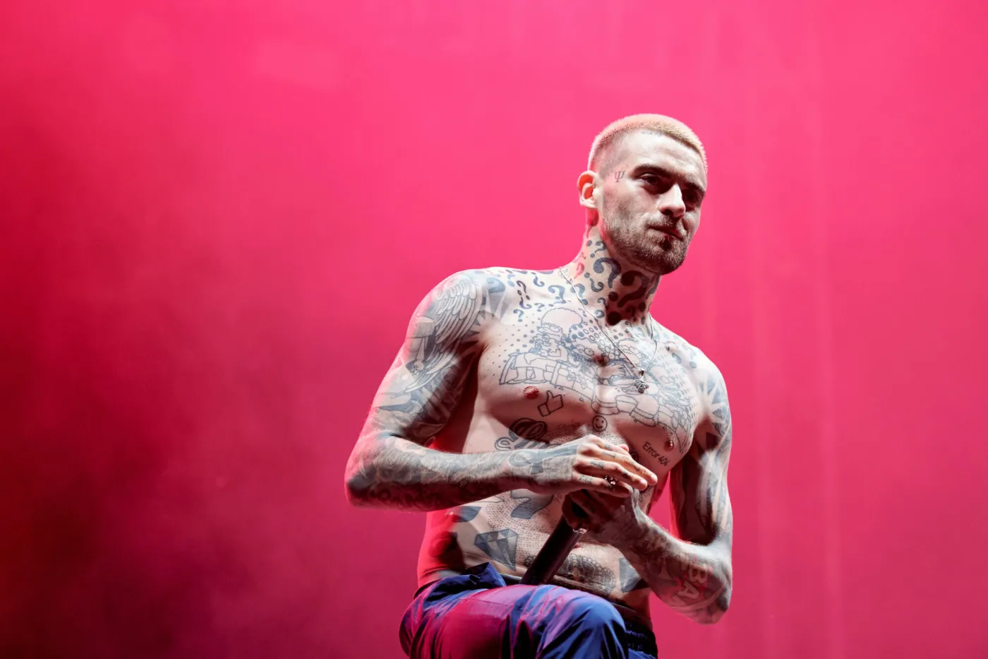 Quebonafide wygadał się z kim jest w związku. To aktorka z serialu "1670"