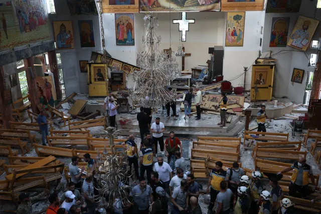 Zamachowiec samobójca zaatakował w kościele. 20 osób zabitych