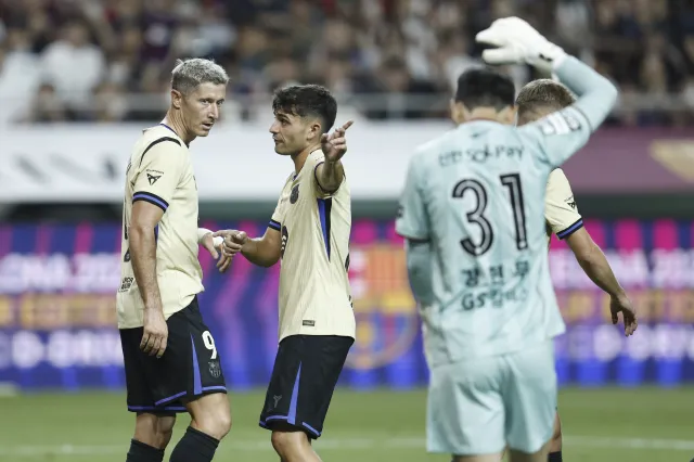 Robert Lewandowski rozpoczął strzelaninę. 10 goli w meczu Barcelony