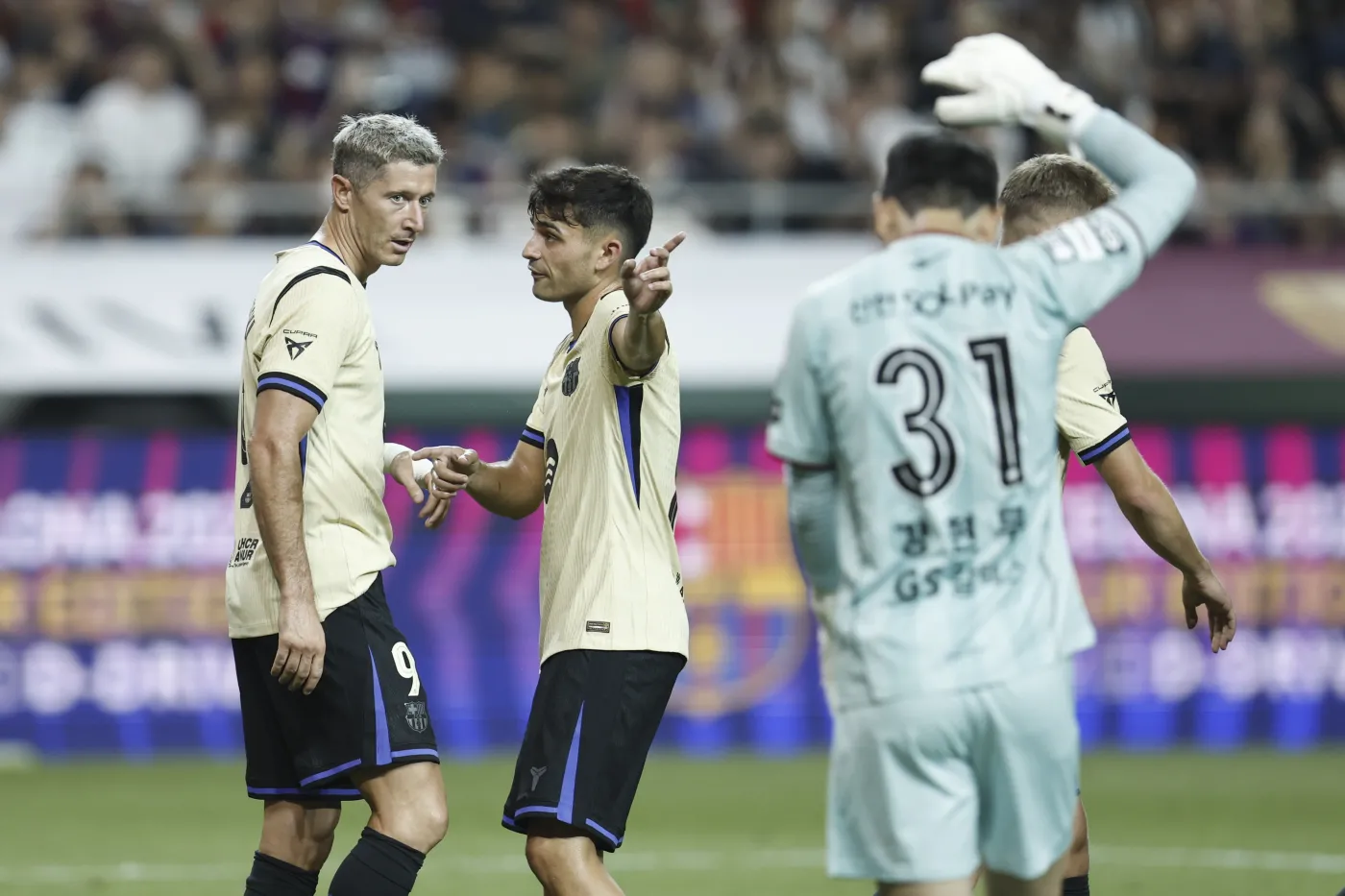 Robert Lewandowski rozpoczął strzelaninę. 10 goli w meczu Barcelony