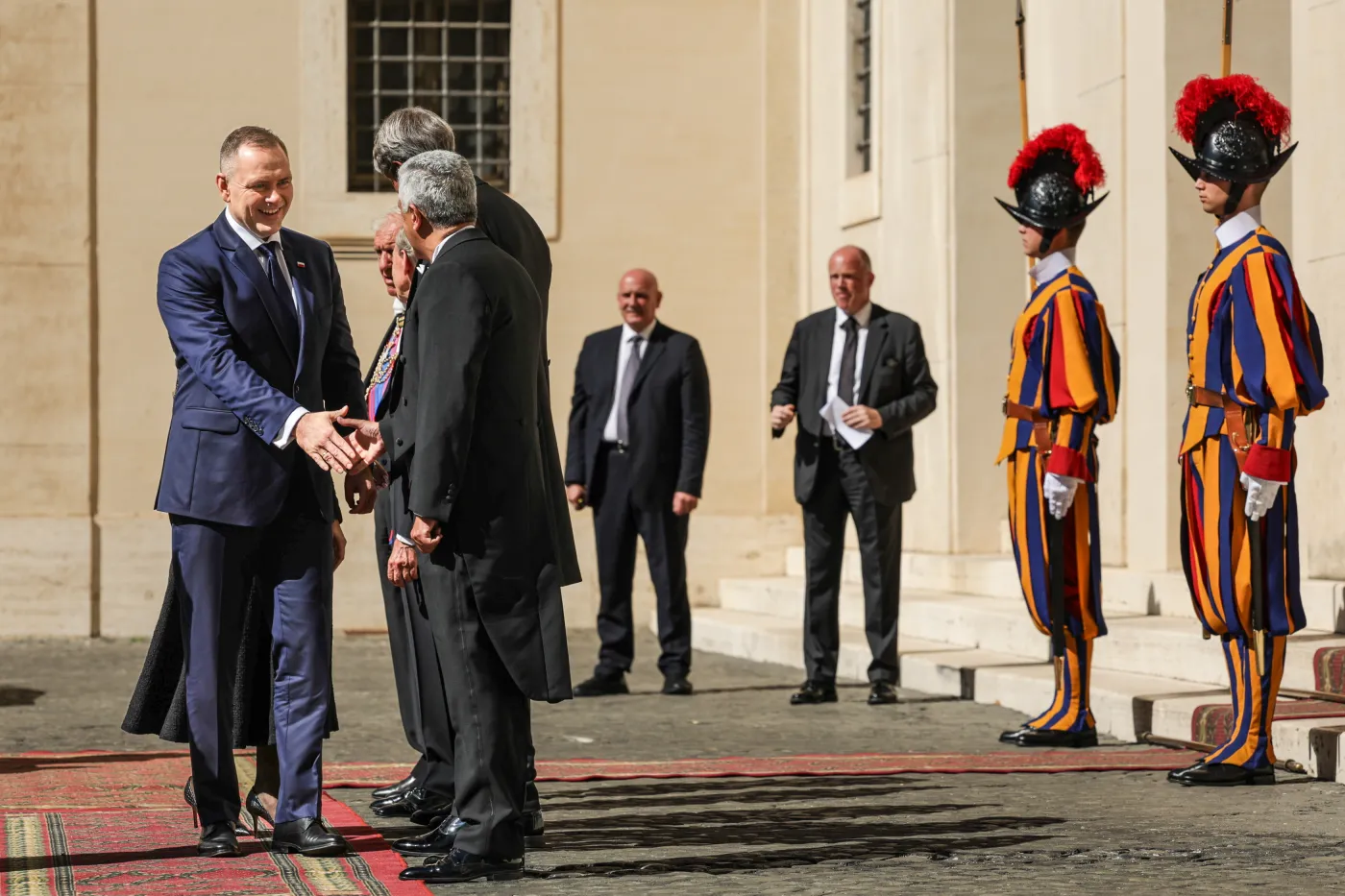Prezydent Nawrocki z rodziną u papieża. Historyczny gest w Watykanie