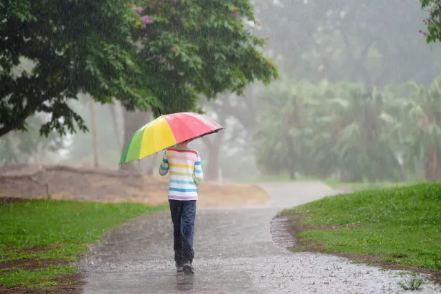 Ulewy, podtopienia i powodzie. Niż genueński zbliża się do Polski