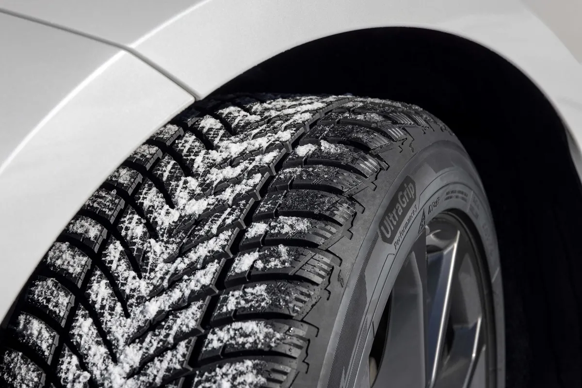 nowe-rozmiary-opony-zimowej-goodyear-ultragrip-performance-3-fot-2-38591312.jpg