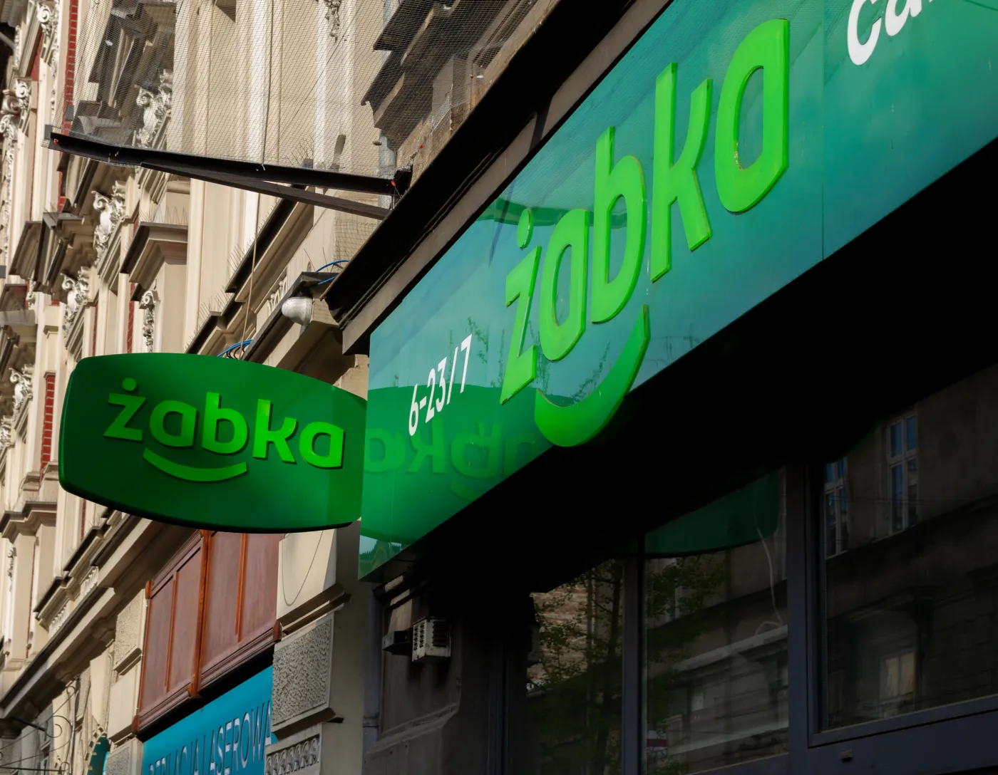 Do której otwarta jest Żabka 1 stycznia? Godziny otwarcia w Nowy Rok