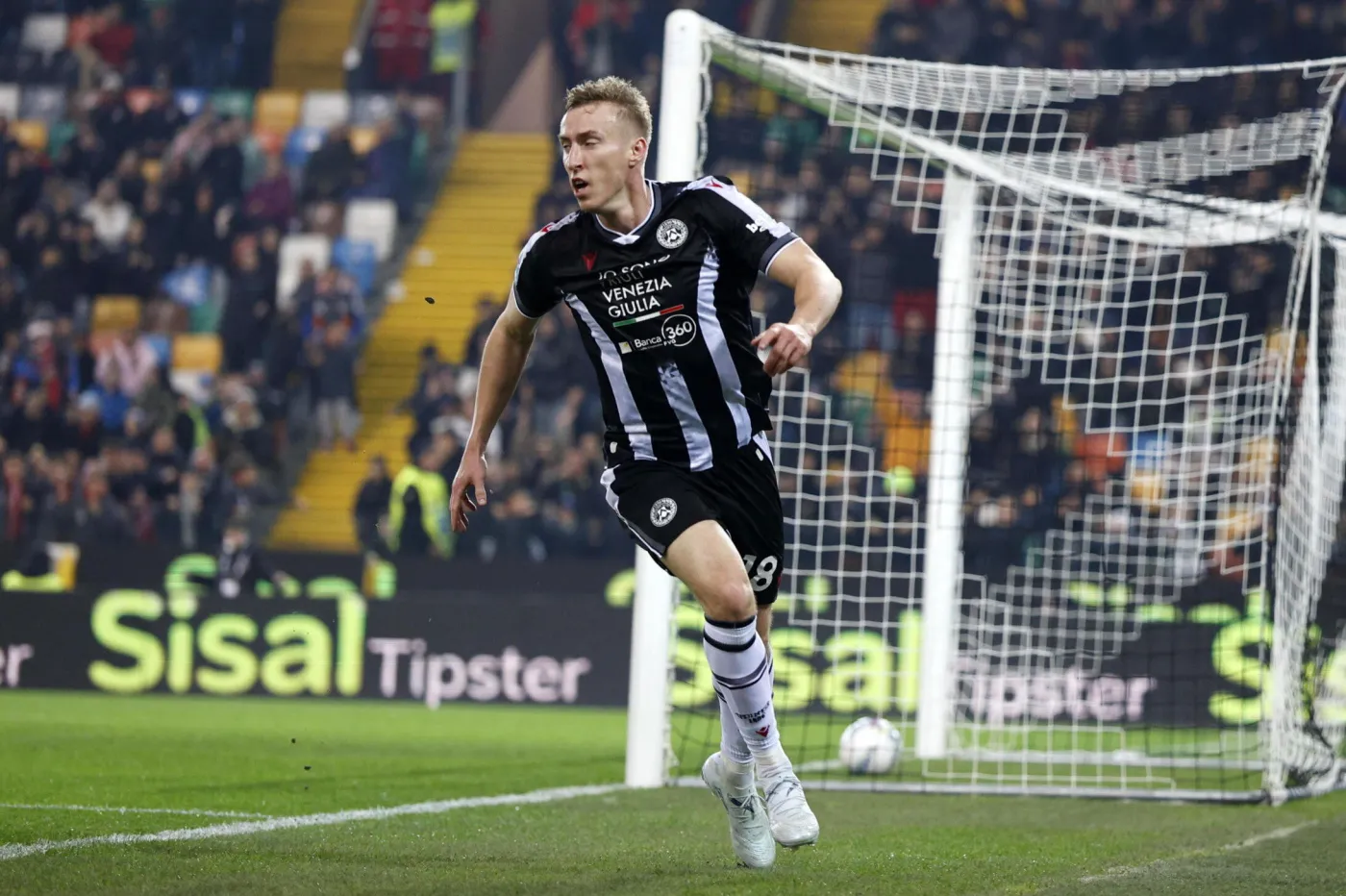 Buksa trafił do siatki Fiorentiny. Skorupski zachował czyste konto