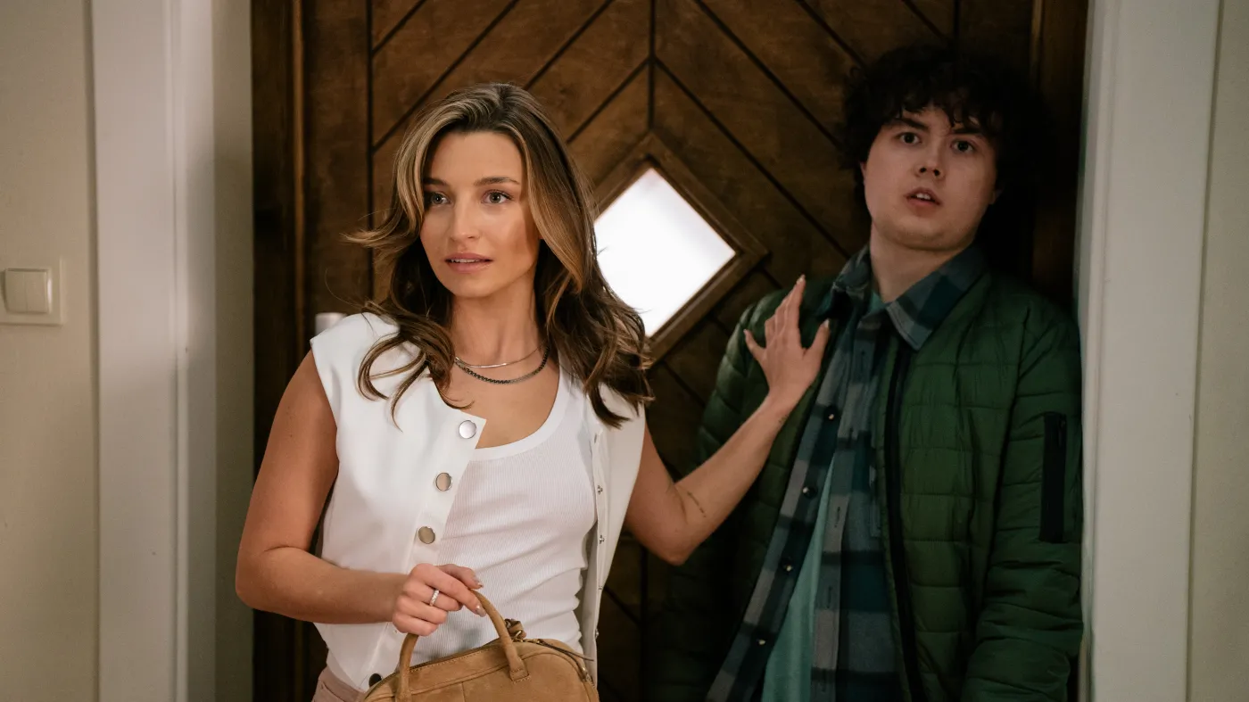 Nowe odcinki "Rodzinki.pl" znowu w ogniu krytyki. Aktor odpiera zarzuty