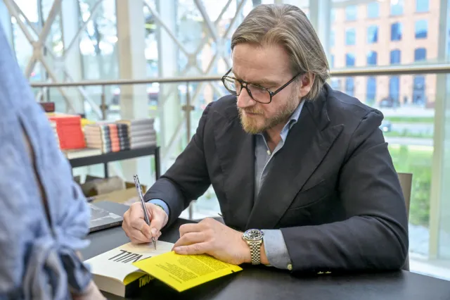 Wybrano najgłośniejszą książkę roku. Na liście zabrakło jednego autora