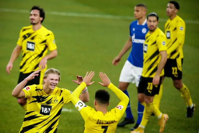 Piękny gol Haalanda i pewne zwycięstwo Borussii Dortmund w derbach Zagłębia Ruhry