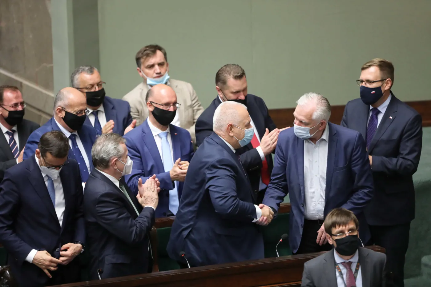 "Kaczyński nie gra już na trzech fortepianach, ale dyryguje orkiestrą"