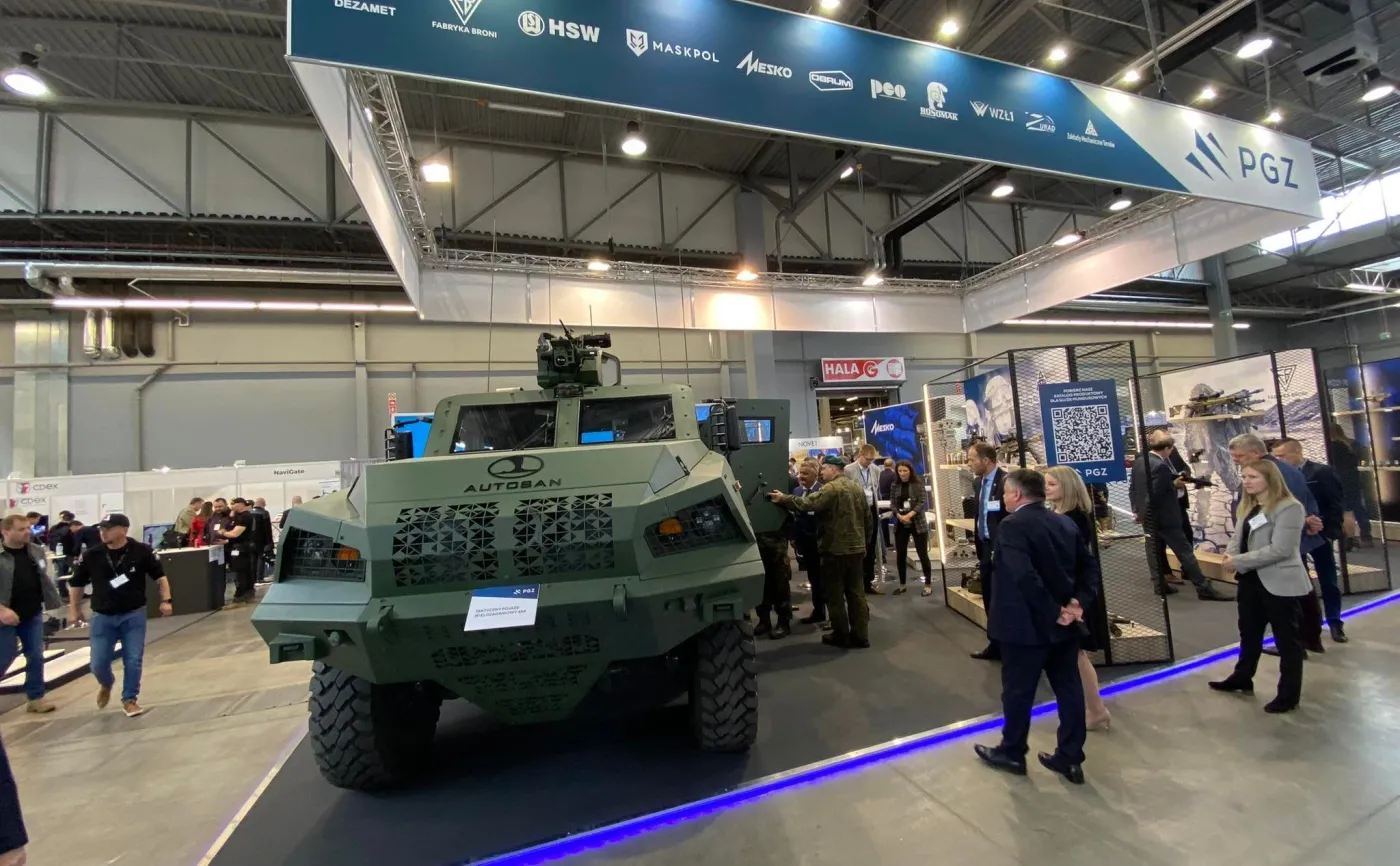 autosan-4x4-czyli-taktyczny-pojazd-wielozadaniowy-z-huty-stalowa-wola-37443148.jpg