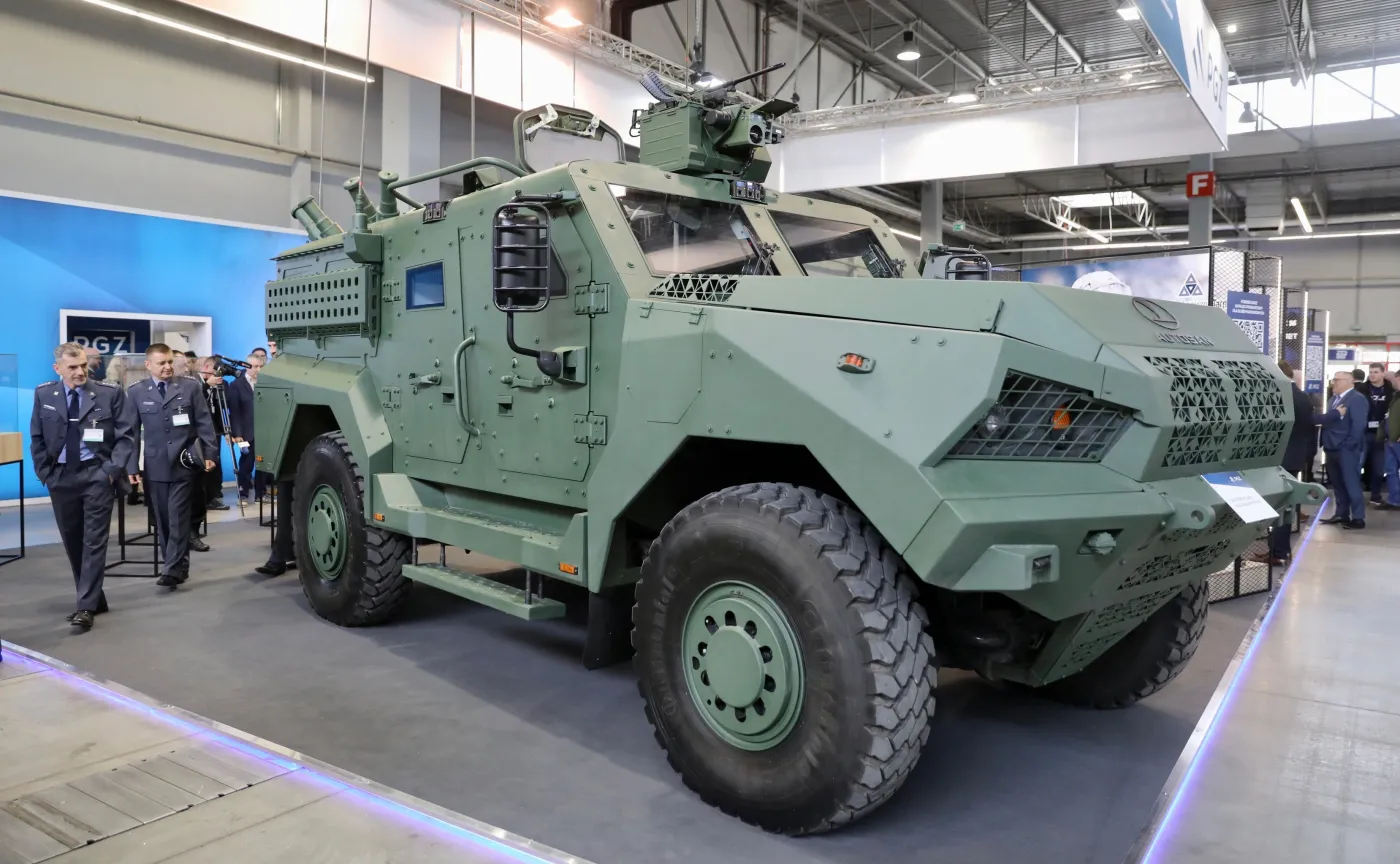 autosan-4x4-czyli-taktyczny-pojazd-wielozadaniowy-z-huty-stalowa-wola-37443647.jpg