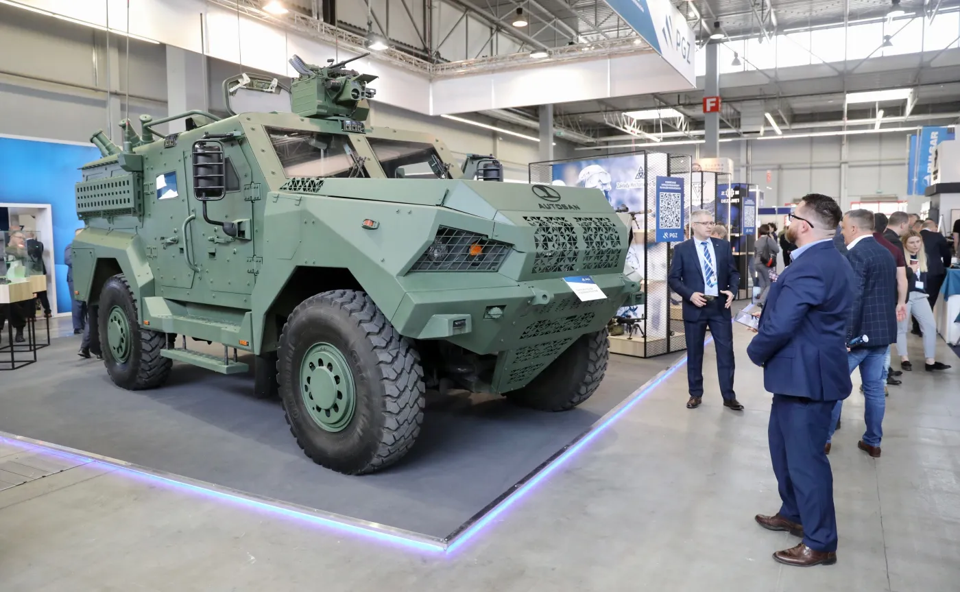autosan-4x4-czyli-taktyczny-pojazd-wielozadaniowy-z-huty-stalowa-wola-37443611.jpg