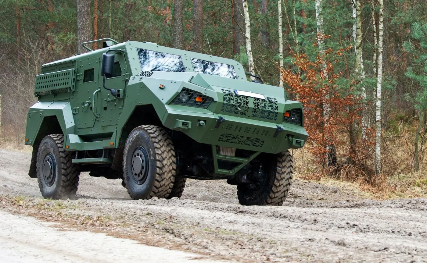 autosan-4x4-czyli-taktyczny-pojazd-wielozadaniowy-z-huty-stalowa-wola-37516881.jpg