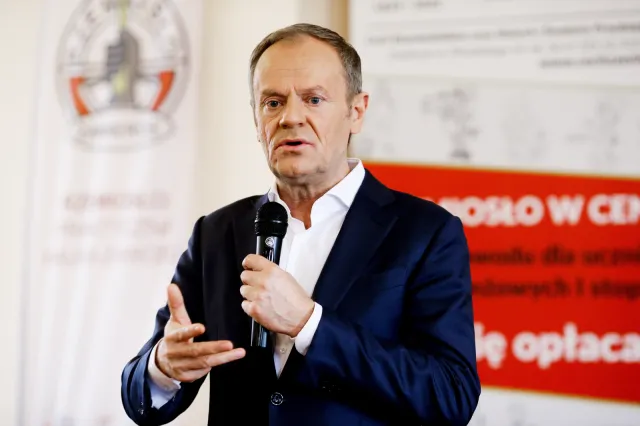 Tusk traci cierpliwość. Mówi, że "ktoś musi wziąć na siebie ten obowiązek"