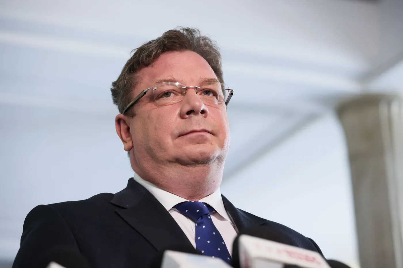 Minister w KPRM: Słowa premiera mnie zabolały. Tęsknię do czasów Beaty Szydło