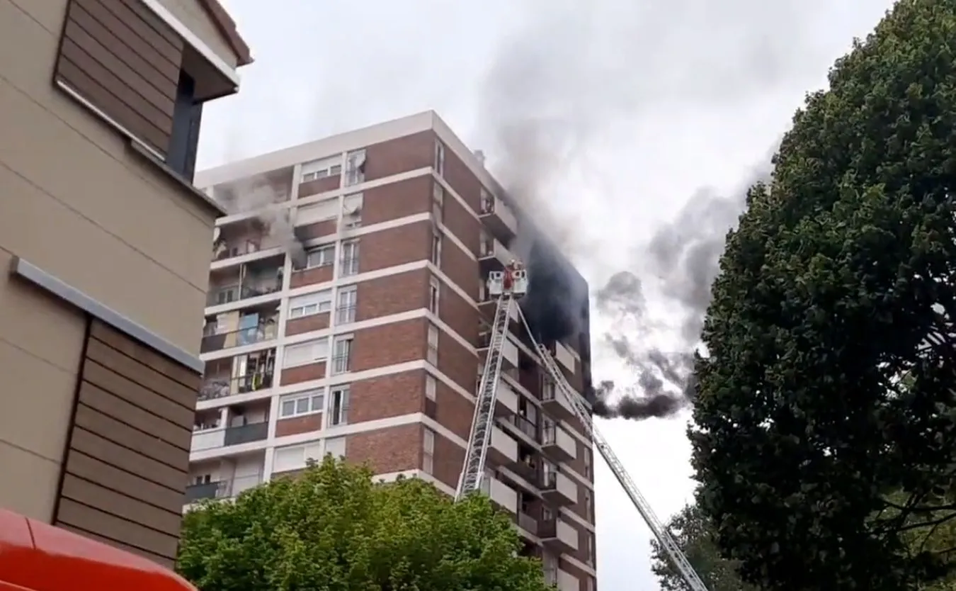 Pożar bloku pod Paryżem. Wśród ofiar śmiertelnych jest 13-latka