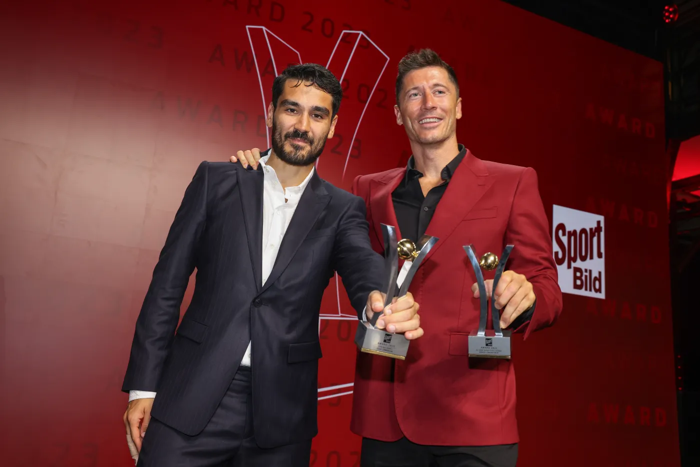 robert-lewandowski-legenda-bundesligi-polak-wyrozniony-przez-niemcow-37897156.jpg