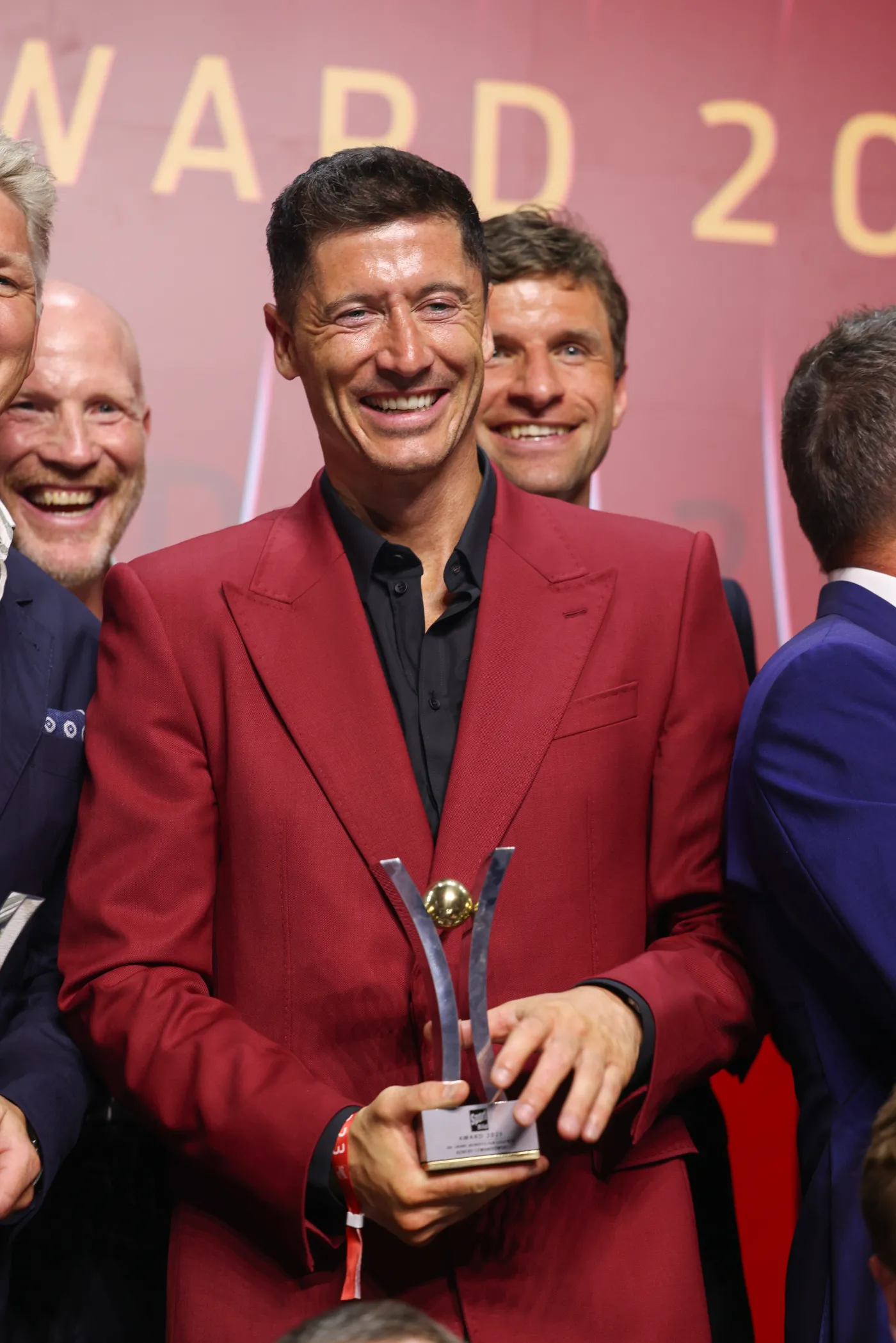 robert-lewandowski-legenda-bundesligi-polak-wyrozniony-przez-niemcow-37897151.jpg