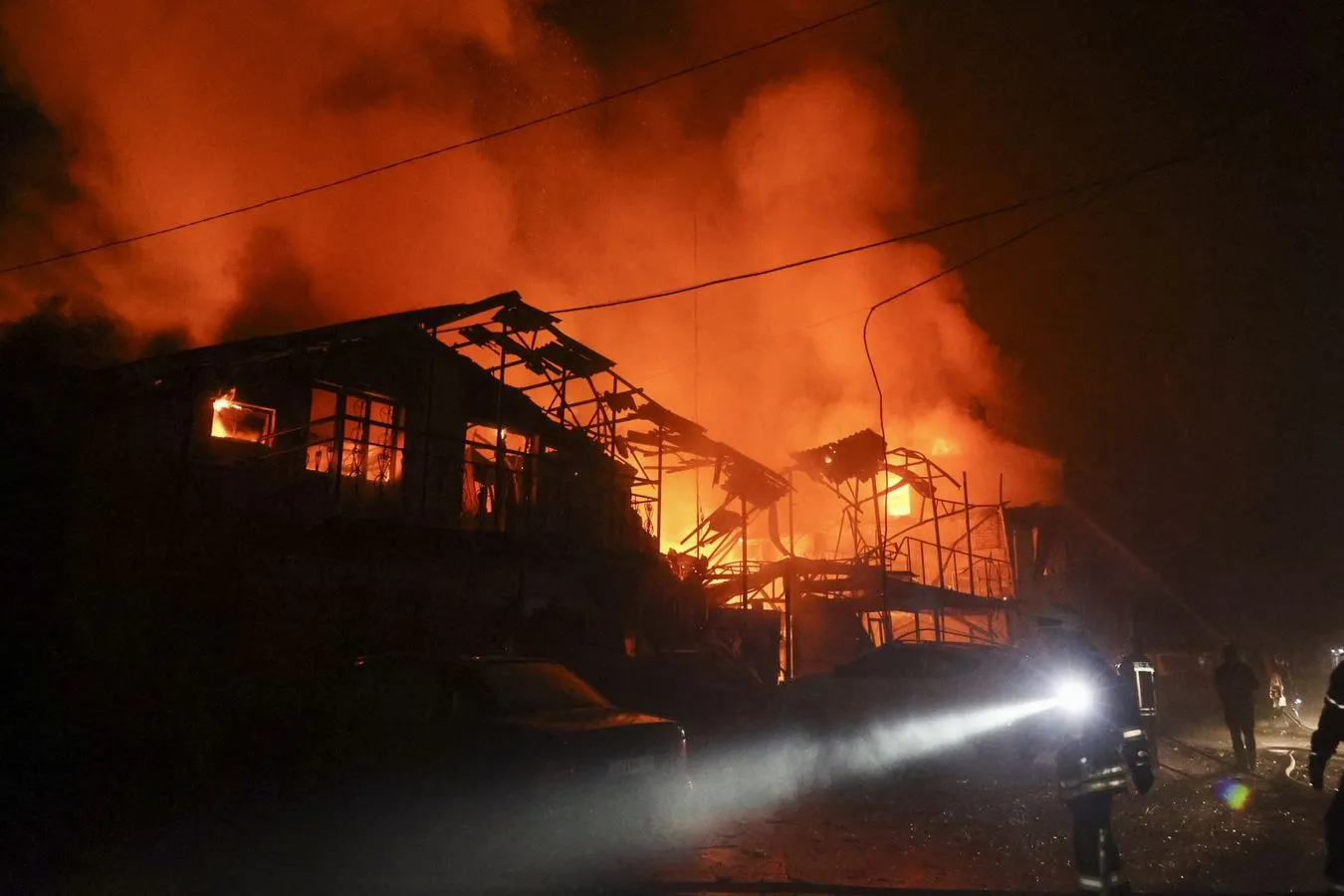 Siły rosyjskie uderzyły w Charków i jego przedmieścia atakami dronów