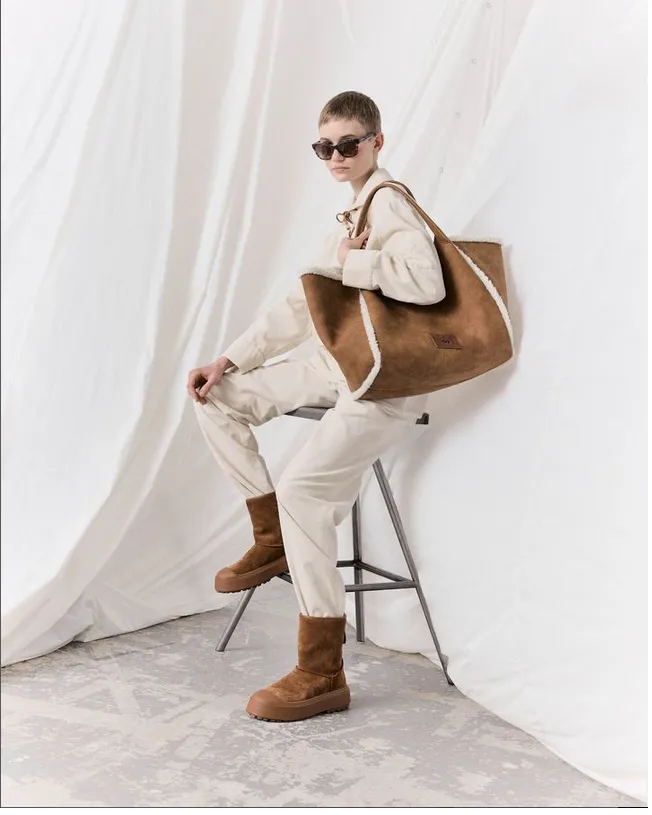 skorzana-torba-z-obszyciem-z-kozuszka-fot-emporio-armaniinstagramcom-38013165.png