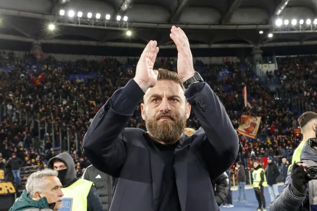 Udany debiut Daniele De Rossiego. Roma pokonała Veronę