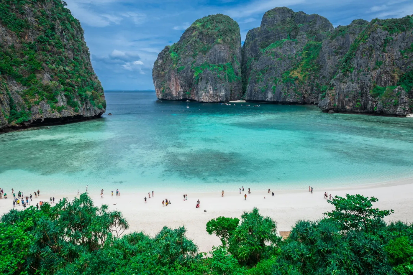 plaza-maya-bay-zagrala-w-filmie-niebianska-plaza-z-leonardo-dicaprio-38139168.jpg