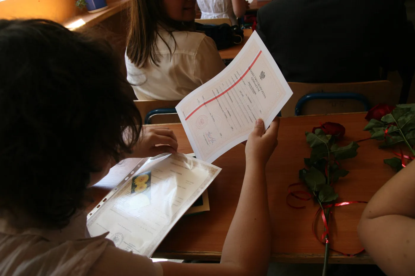 Czerwone paski na świadectwach. Symbol sukcesu czy narzędzie segregacji?