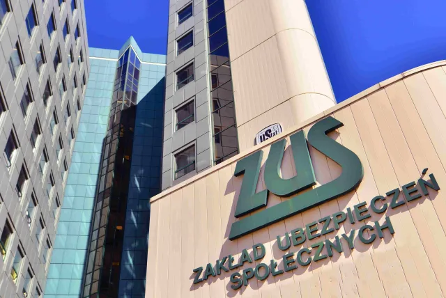To świadczenie dla pracowników wypłaca ZUS. Średnio to 6900 zł