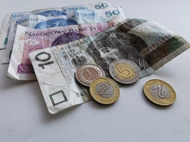 Ile wynosi najniższa krajowa 2025? Ile na rękę za godzinę przy najniższej krajowej? Wyliczenia brutto i netto