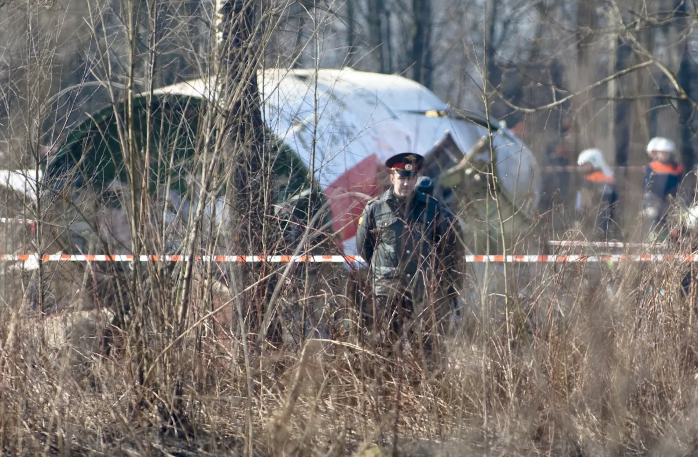 Skandaliczne sceny w Smoleńsku. Rosjanie przyszli w miejsce katastrofy