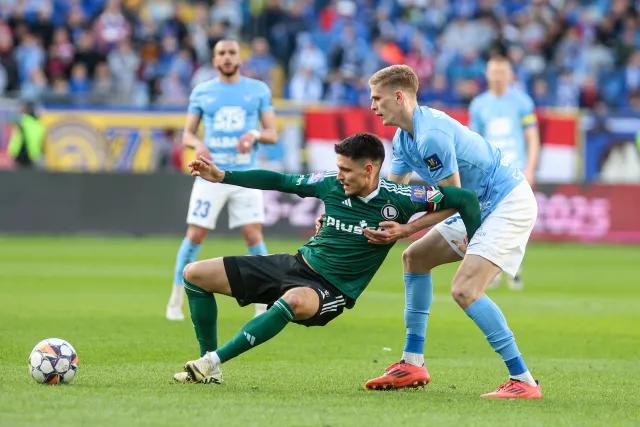 Legia karmiła się błędami Ruchu. W finale Pucharu Polski zagra z Pogonią