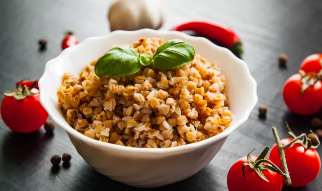 To odżywcza bomba. Nasze babcie w PRL ją uwielbiały. Idealnie działa na włosy i paznokcie