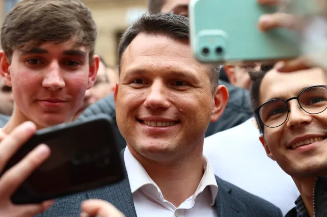 Nagły zwrot w nowym sondażu. Co się stało z poparciem dla Mentzena?