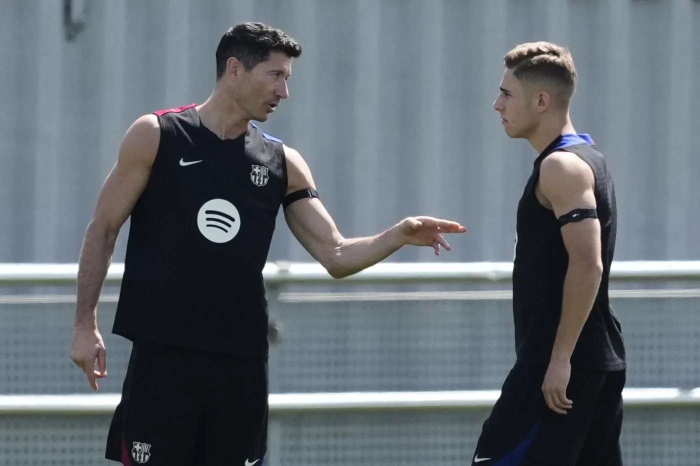 Bolesny cios dla Barcelony. Może na nim skorzystać Robert Lewandowski