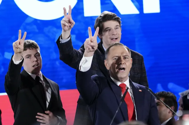 Syn Karola Nawrockiego: "Tusk chciał zniszczyć, zaszczuć mojego ojca"