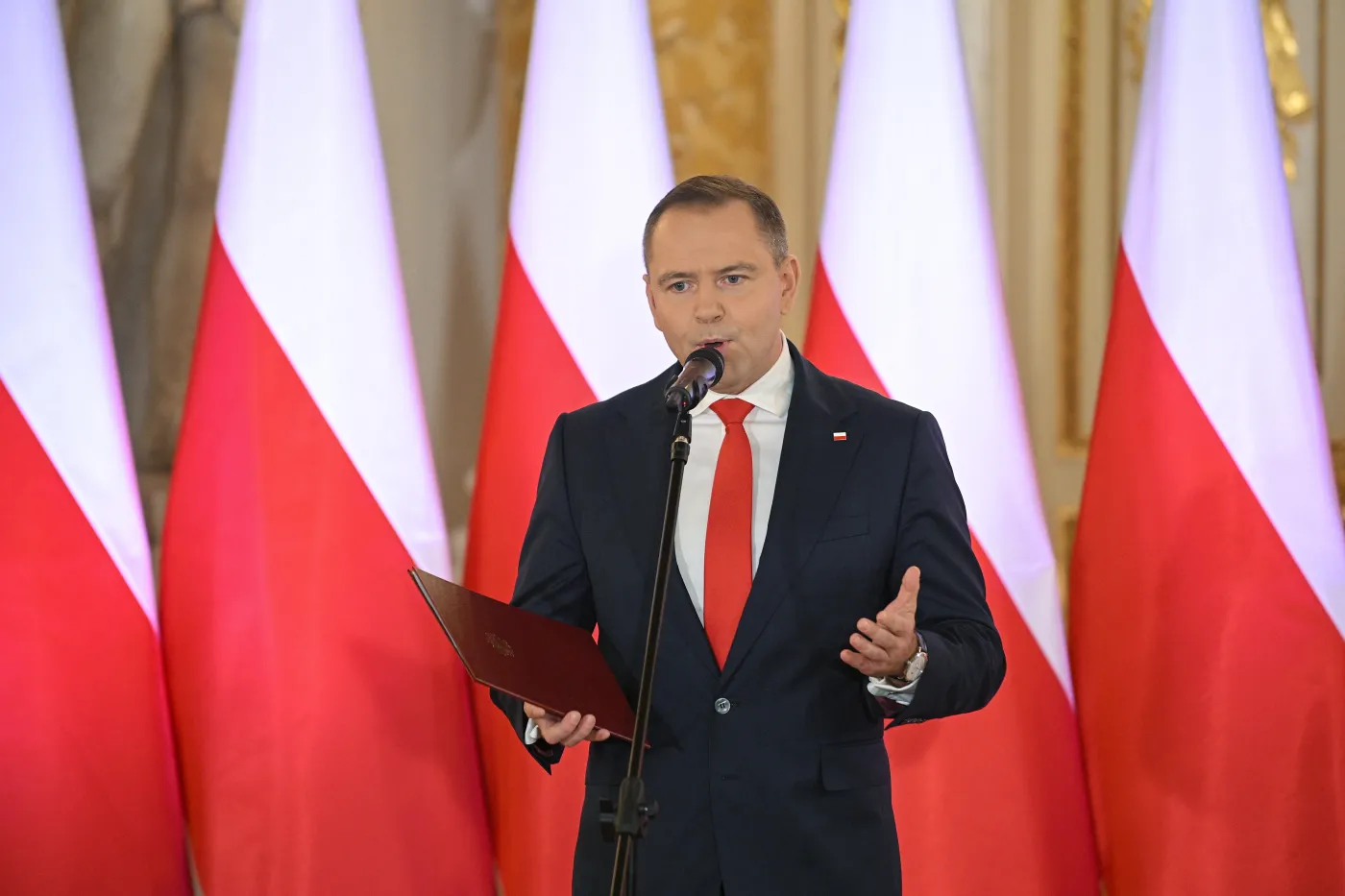 Nawrocki zagraża Tuskowi?! Niemiecka prasa przewiduje polityczny chaos