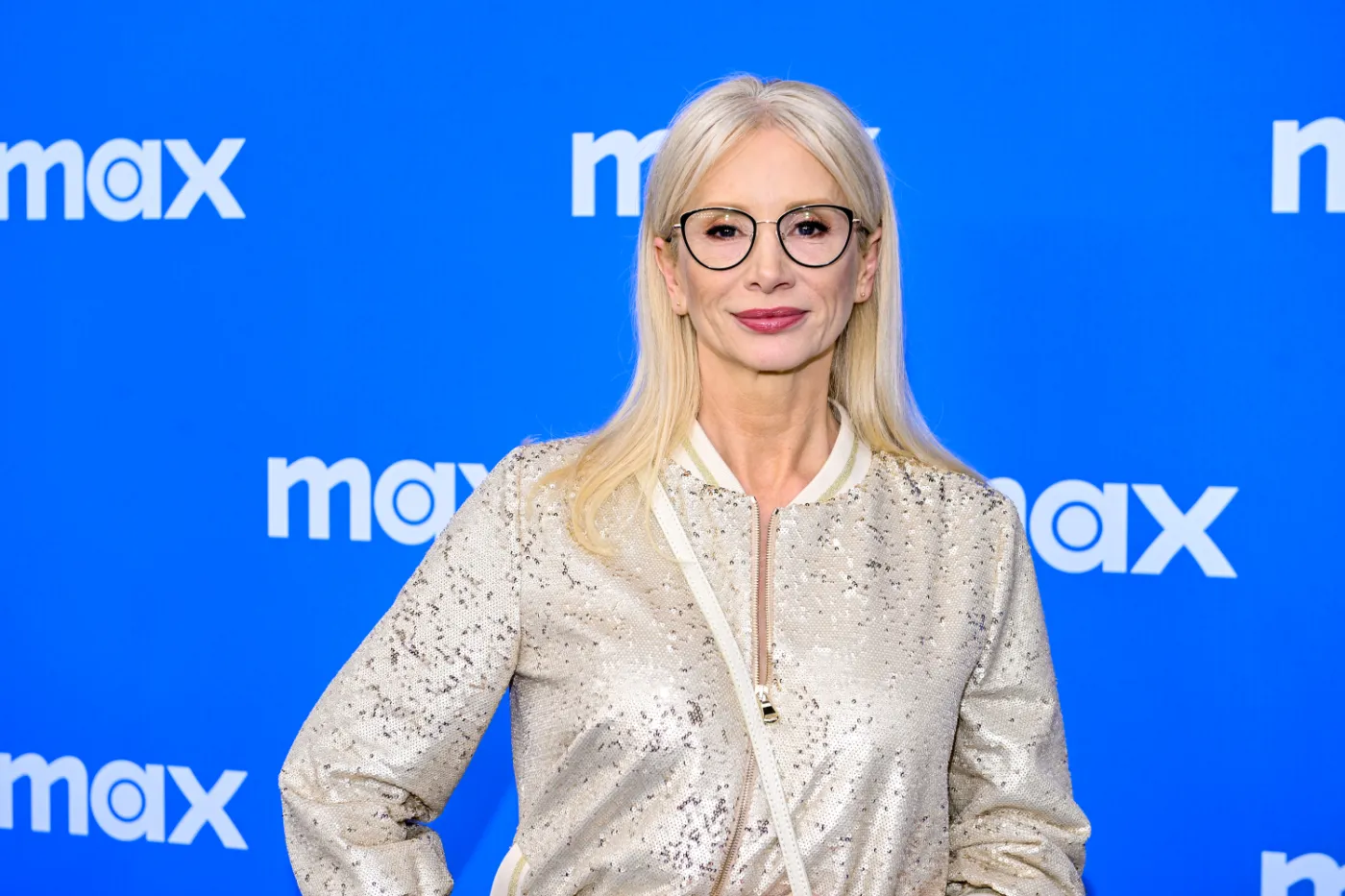 Tak gwiazda "Na Wspólnej" poznała męża. "Zmęczona kobieta jak sierota na lotnisku"