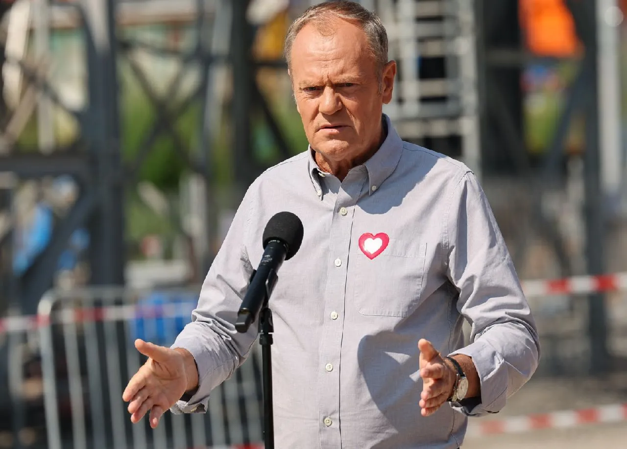 Incydent w samolocie. Premier Donald Tusk zamieścił na TikToku nagranie. 