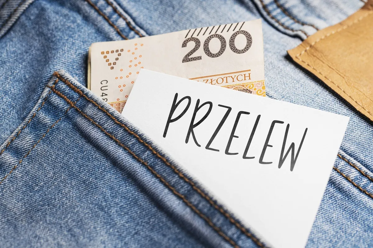1900 zł miesięcznie bez kryterium dochodowego. Wypłaty ruszają 31 października