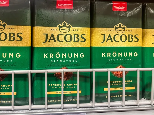 Biedronka mocno obniżyła cenę dobrej kawy. Czasu jest dużo, spore limity