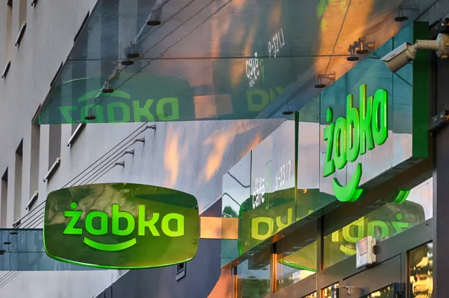 Do której otwarta jest Żabka w Boże Ciało? Godziny otwarcia