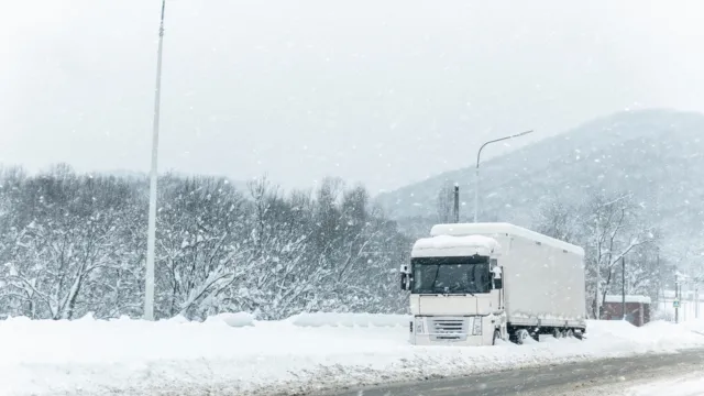 Największa śnieżyca od lat zasypie Polskę. Synoptycy ostrzegają przed paraliżującą pogodą